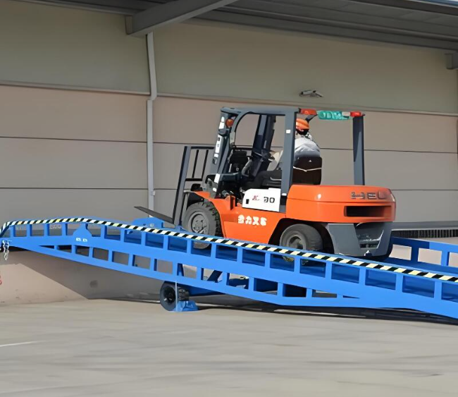 云南移动式卸货平台（叉车用）